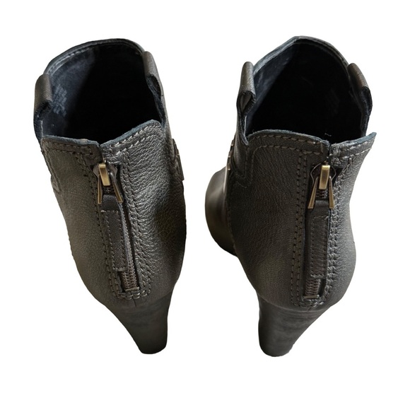 GUESS BROWN “BONNAROO” PEEP TOE LEATHER ANKLE BOOTIES WITH GOLD EMBELLISHMENTS - Picture 6 of 8